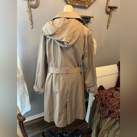 London Fog rain coat - Picture 5 of 14